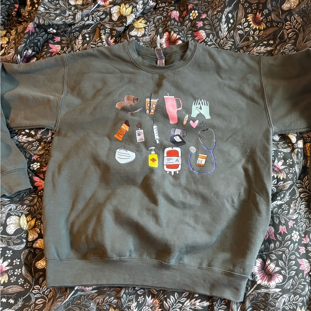 Graphic Olive Sweatshirt nurse